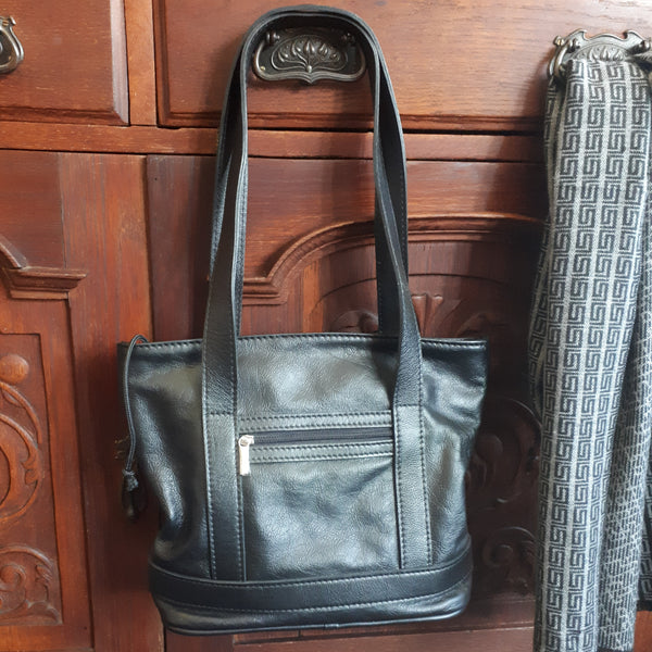 Hannitan Nyatsi Bag in Black